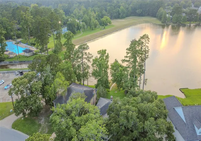 2nd image of 1630 Green Briar Dr, Huntsville, TX 77340 | MLS# 88418415