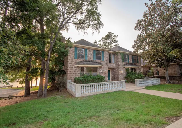 5th image of 1630 Green Briar Dr, Huntsville, TX 77340 | MLS# 88418415
