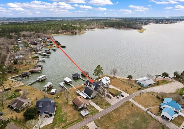 Photo 3 of Single family home for sale at 507 W Lake Shore Dr, Livingston, TX 77351 | MLS# 61092214 | Listing updated on 2026-08-13