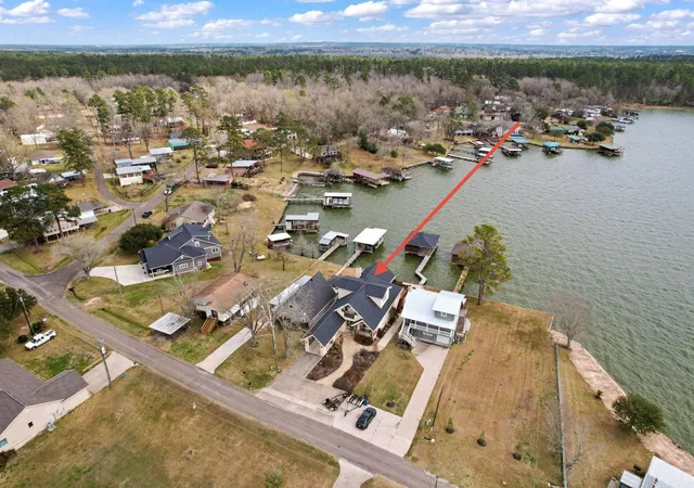 Photo 3 of Single family home for sale at 507 W Lake Shore Dr, Livingston, TX 77351 | MLS# 61092214 | Listing updated on 2026-08-13