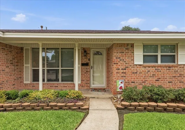 Homes for sale in Nederland, TX | 1012 Mimosa Dr, Nederland, TX 77627 | MLS# 12059402