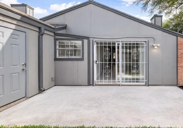Photo 3 of Townhouse for sale at 5815 Village Forest Ct, Houston, TX 77092 | MLS# 44978970 | Listing updated on 2026-07-28