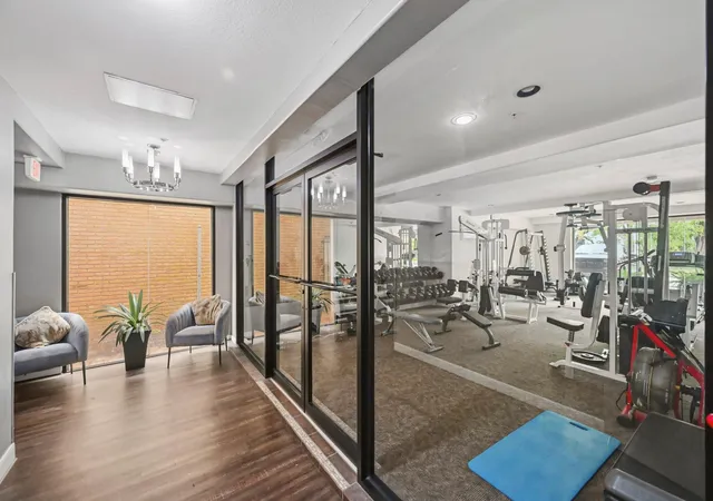 2nd image of 510 Lovett Blvd, Houston, TX 77006