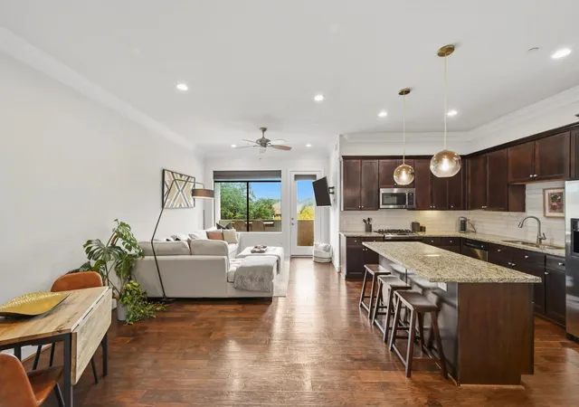 3rd image of 510 Lovett Blvd, Houston, TX 77006