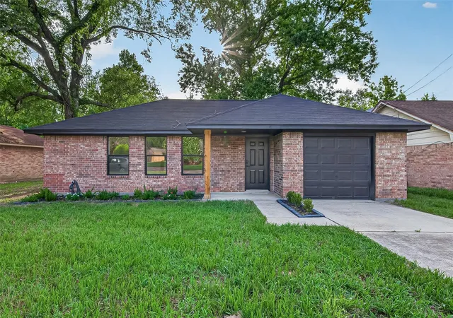 Photo 1 of Single family home for sale at 106 Little Bill Ln, Willis, TX 77378 | MLS# 34470578 | Listing updated on 2026-09-08