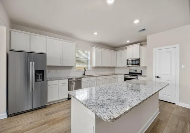 3rd image of 2921 Fair Wind Ln, Dickinson, TX 77539 | MLS# 46483071