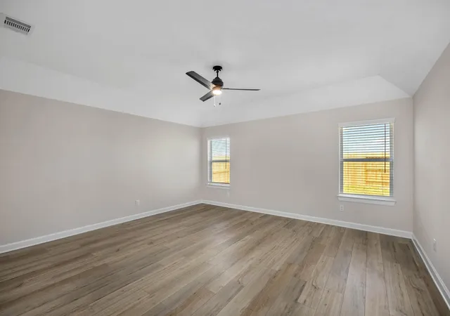 5th image of 2921 Fair Wind Ln, Dickinson, TX 77539 | MLS# 46483071