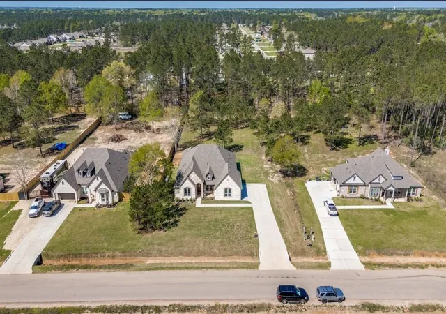 Photo 2 of Single family home for sale at 9741 Hardin St, Conroe, TX 77303 | MLS# 7769259 | Listing updated on 2026-07-12