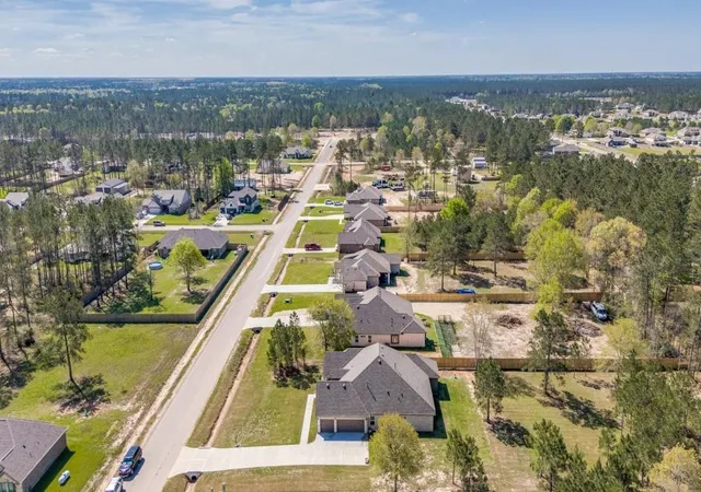 Photo 4 of Single family home for sale at 9741 Hardin St, Conroe, TX 77303 | MLS# 7769259 | Listing updated on 2026-07-12