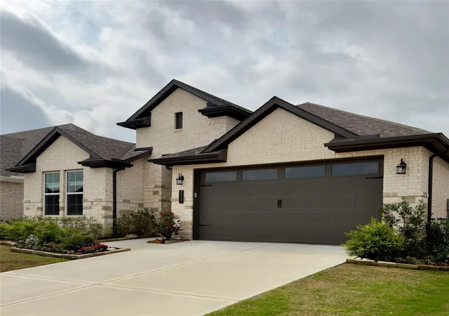Photo 1 of Single family home for sale at 10119 Lehman Dr, Willis, TX 77318 | MLS# 29205357 | Listing updated on 2026-09-10