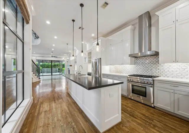 Photo 1 of Single family home for sale at 1301 Peden St, Houston, TX 77006 | MLS# 86417027 | Listing updated on 2026-09-15