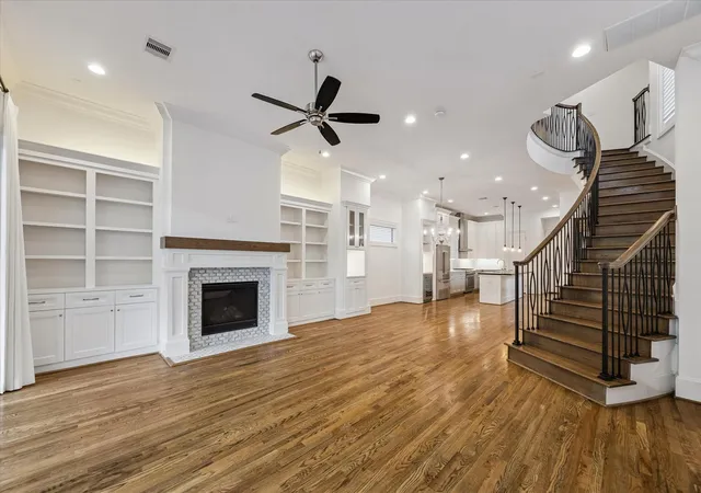 Photo 3 of Single family home for sale at 1301 Peden St, Houston, TX 77006 | MLS# 86417027 | Listing updated on 2026-09-15