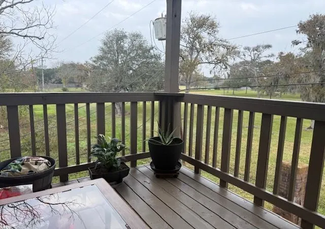 Homes for sale in Lake Jackson, TX | 418 Garland Drive, Lake Jackson, TX 77566 | Houzeo