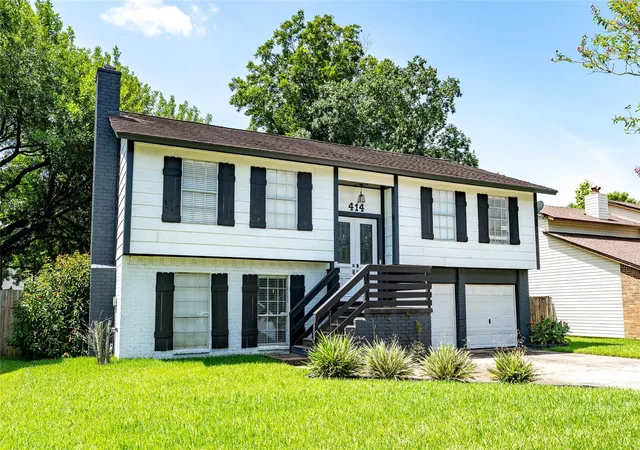 1st image of 414 Dinerstein St, Webster, TX 77598 | MLS# 15178368