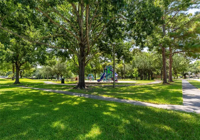 24th image of 414 Dinerstein St, Webster, TX 77598 | MLS# 15178368