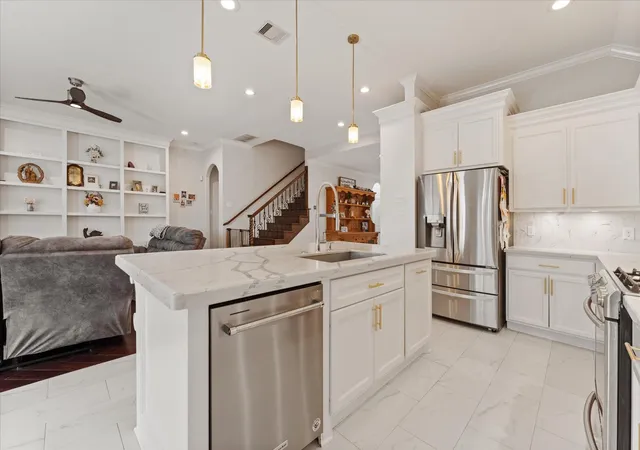 Photo 3 of Single family home for sale at 1706 Elmside Ct, Conroe, TX 77301 | MLS# 47971428 | Listing updated on 2026-08-30