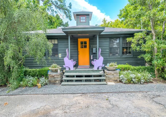 Photo 1 of Single family home for sale at 1137 W 26th Street, Houston, TX 77008 | MLS# 72989179 | Listing updated on 2026-07-24