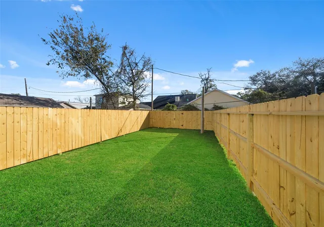 5th image of 3422 Elser St, Houston, TX 77009 | MLS# 88476747