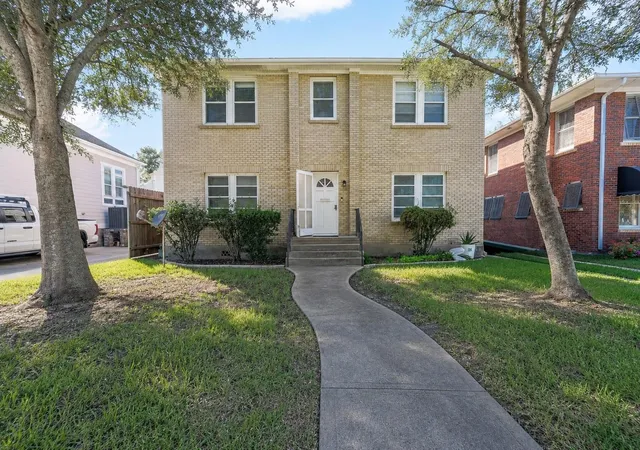 1st image of 4404 Avenue N 1/2, Galveston, TX 77550 | MLS# 31774217