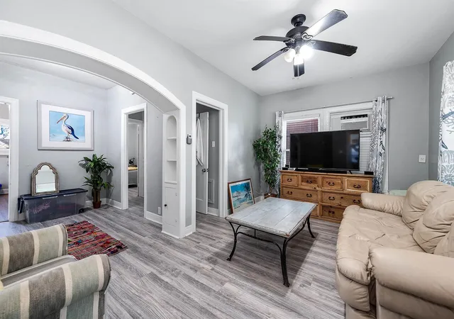 4th image of 4404 Avenue N 1/2, Galveston, TX 77550 | MLS# 31774217