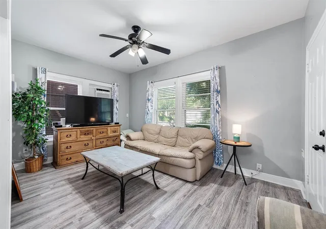 5th image of 4404 Avenue N 1/2, Galveston, TX 77550 | MLS# 31774217