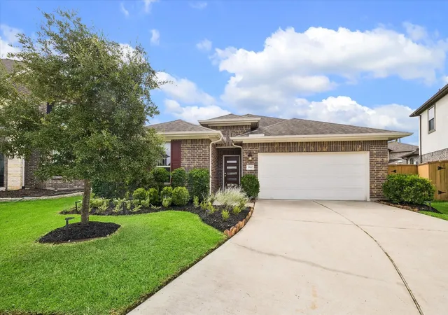 Photo 3 of Sale Pending at 3842 Supremes Trl, Spring, TX 77386 | MLS# 19656671 | Listing updated on 2026-09-16