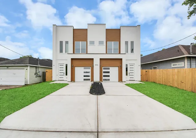 Photo 1 of Multi family home for sale at 8206 Colonial Ln, Houston, TX 77051 | MLS# 46232135 | Listing updated on 2026-09-19