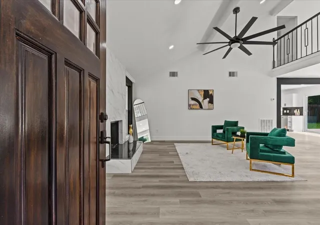 Photo 2 of Single family home for sale at 3907 Club Valley Dr, Houston, TX 77082 | MLS# 43783178 | Listing updated on 2026-08-25