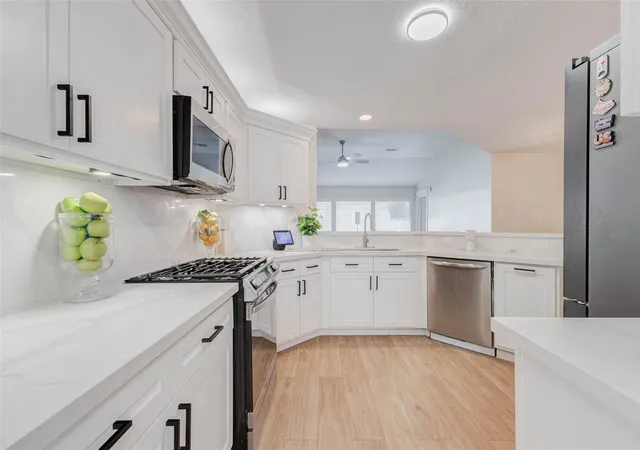 Photo 4 of Single family home for sale at 3230 Lee Cir, Pearland, TX 77581 | MLS# 58603658 | Listing updated on 2026-08-30