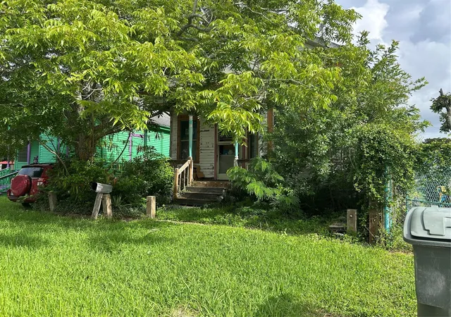 Photo 2 of Sale Pending at 3910 Ave O #1/2, Galveston, TX 77550 | MLS# 61538660 | Listing updated on 2026-09-07