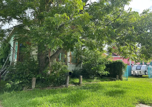 Photo 3 of Sale Pending at 3910 Ave O #1/2, Galveston, TX 77550 | MLS# 61538660 | Listing updated on 2026-09-07