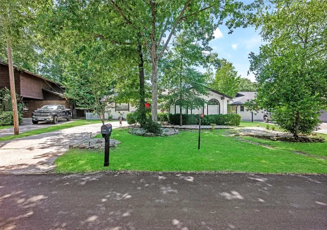 Photo 3 of Single family home for sale at 257 Point Clear Dr, Conroe, TX 77304 | MLS# 92174681 | Listing updated on 2026-07-22