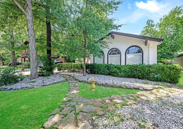 Photo 3 of Single family home for sale at 257 Point Clear Dr, Conroe, TX 77304 | MLS# 92174681 | Listing updated on 2026-07-22