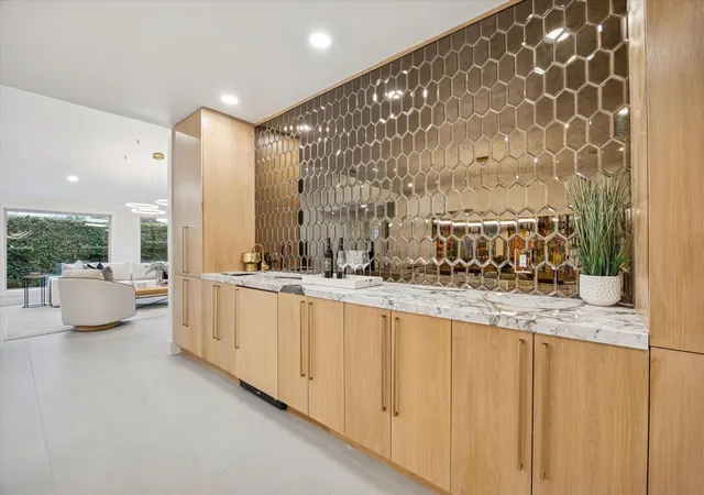 4th image of 3210 Freshmeadows Dr, Houston, TX 77063 | MLS# 25464711