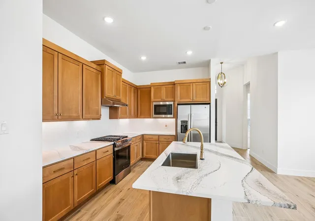 4th image of 418 Rugged Rock Ln, New Caney, TX 77357 | MLS# 32638170