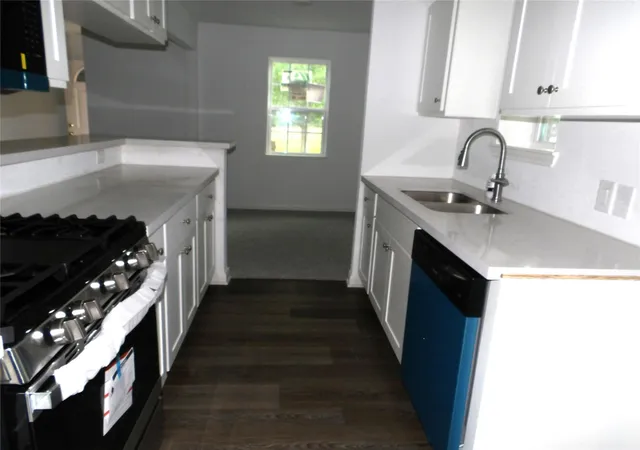 2nd image of 217 Sugar Cane Tr, Lake Jackson, TX 77566 | MLS# 14414410