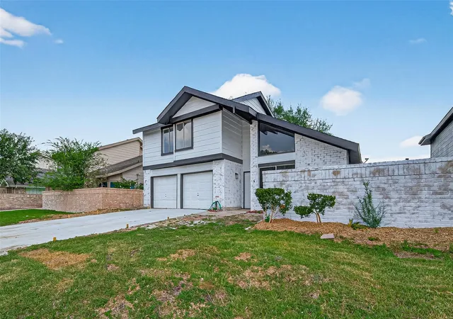 2nd image of 12623 S Dairy Ashford Rd, Houston, TX 77099 | MLS# 16389743