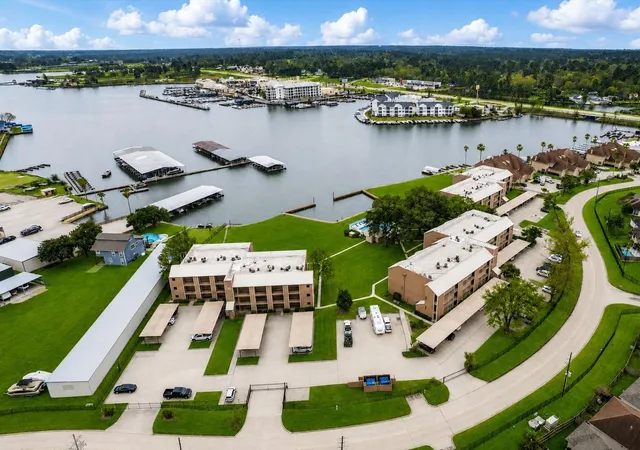 1st image of 15575 Marina Dr #316C, Montgomery, TX 77356 | MLS# 90121581