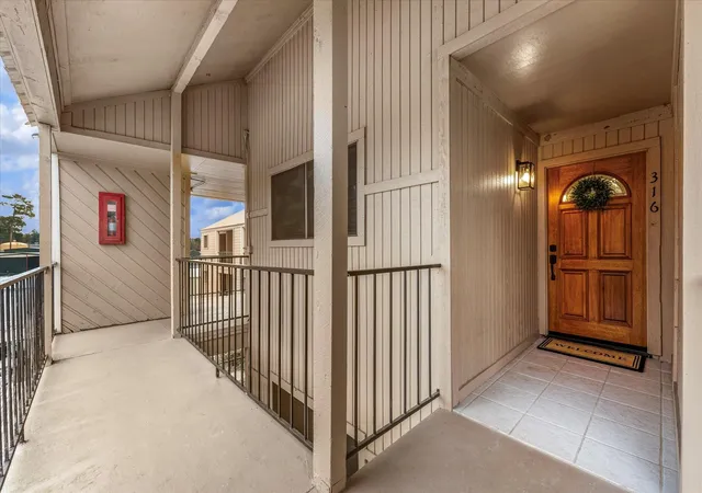 3rd image of 15575 Marina Dr #316C, Montgomery, TX 77356 | MLS# 90121581