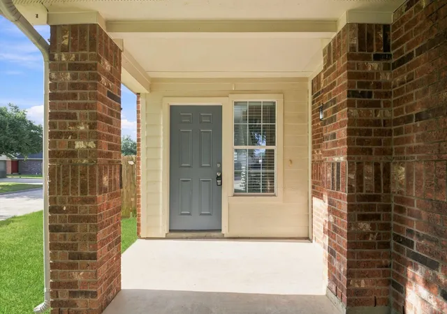 Photo 3 of Single family home for sale at 7203 Lazy Summer Ct, Magnolia, TX 77354 | MLS# 11033357 | Listing updated on 2026-09-26