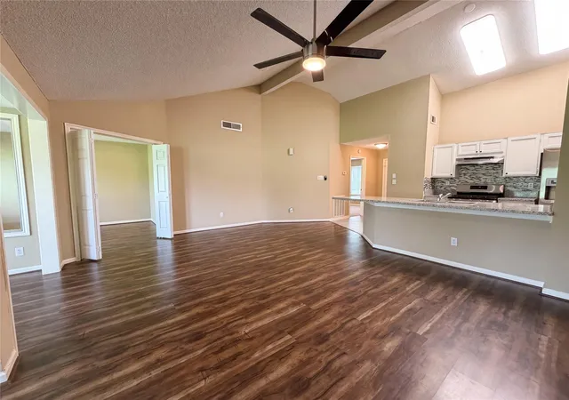 Homes for sale in Pearland, TX | 643 E Country Grove Cir, Pearland, TX 77584 | MLS# 40060613