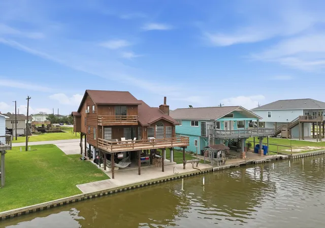 Photo 2 of Single family home for sale at 215 Redfish Dr, Freeport, TX 77541 | MLS# 90597168 | Listing updated on 2026-08-06