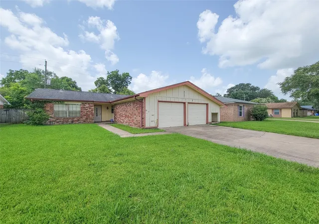 Homes for sale in Beaumont, TX | 8875 Casey Dr, Beaumont, TX 77707 | MLS# 22432356