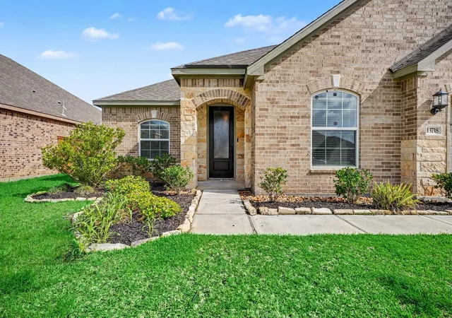 Homes for sale in Texas City, TX | 13718 Gaff Rig Dr, Texas City, TX 77539 | MLS# 4767681