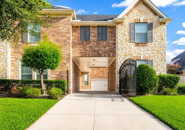 Photo 1 of Single family home for sale at 7810 Trinity Hills Ln, Humble, TX 77396 | MLS# 16104151 | Listing updated on 2026-08-30