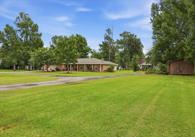 4th image of 2851 Johnnie St, Orange, TX 77630 | MLS# 89231266