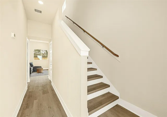 4th image of 702 Savonna, Houston, TX 77076 | MLS# 89035399