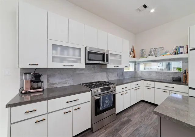 1st image of 5515 Paraiso Pl, Houston, TX 77091 | MLS# 69184482