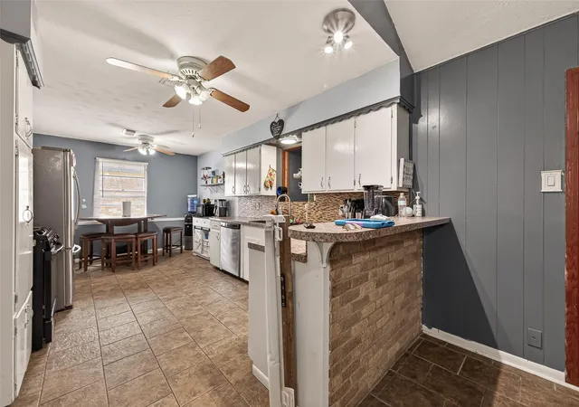 Photo 3 of Single family home for sale at 9771 Rambling Trl, Houston, TX 77089 | MLS# 74990415 | Listing updated on 2026-08-29
