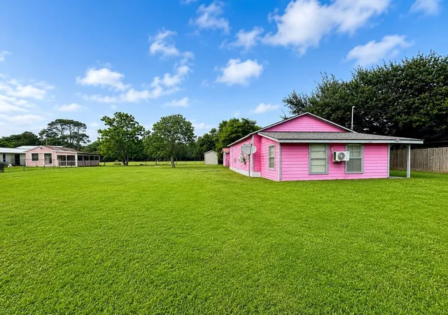 Homes for sale in Anahuac, TX | 203 Mcneir St, Anahuac, TX 77514 | MLS# 52351418